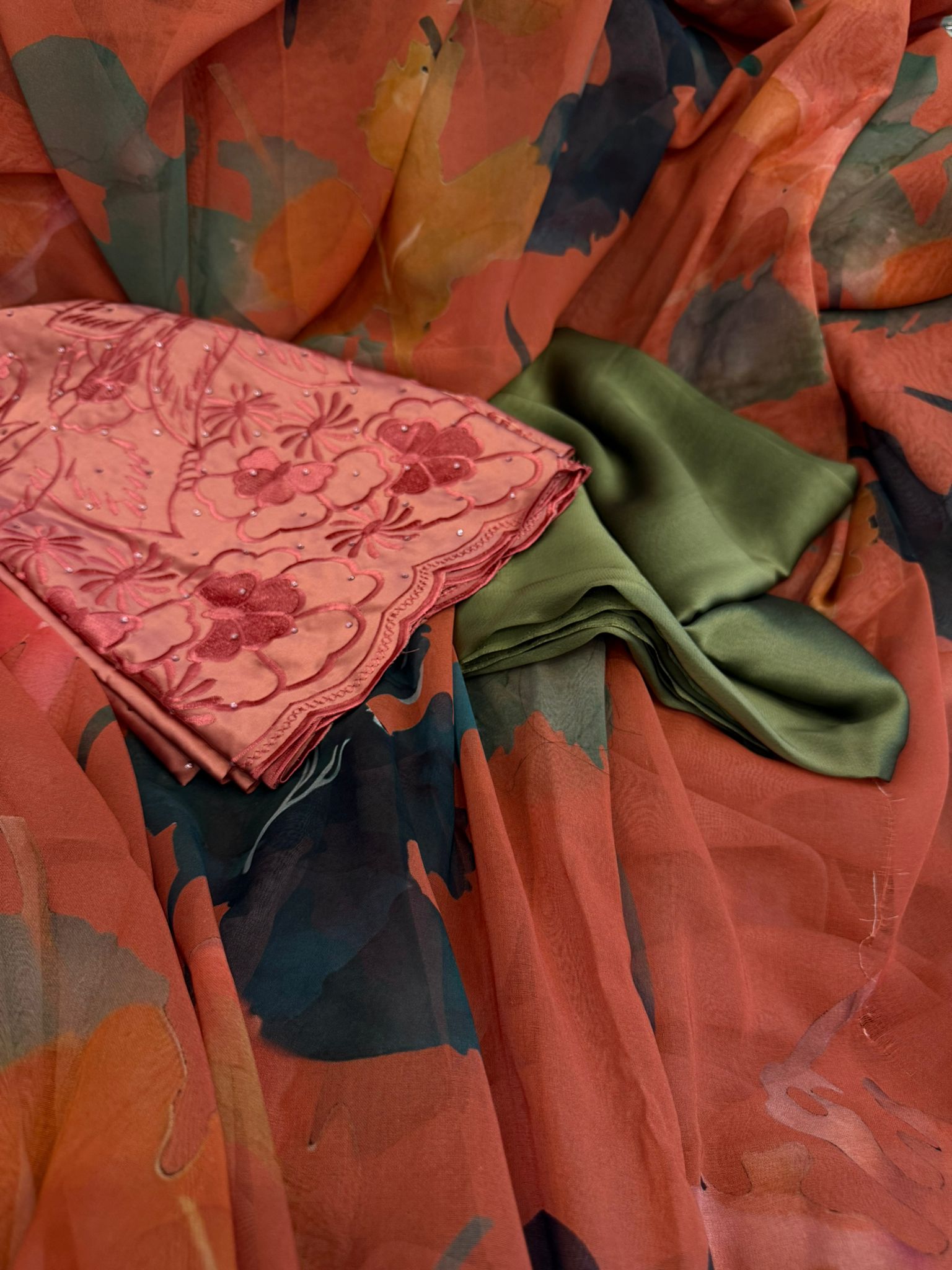 Dirac multicolour